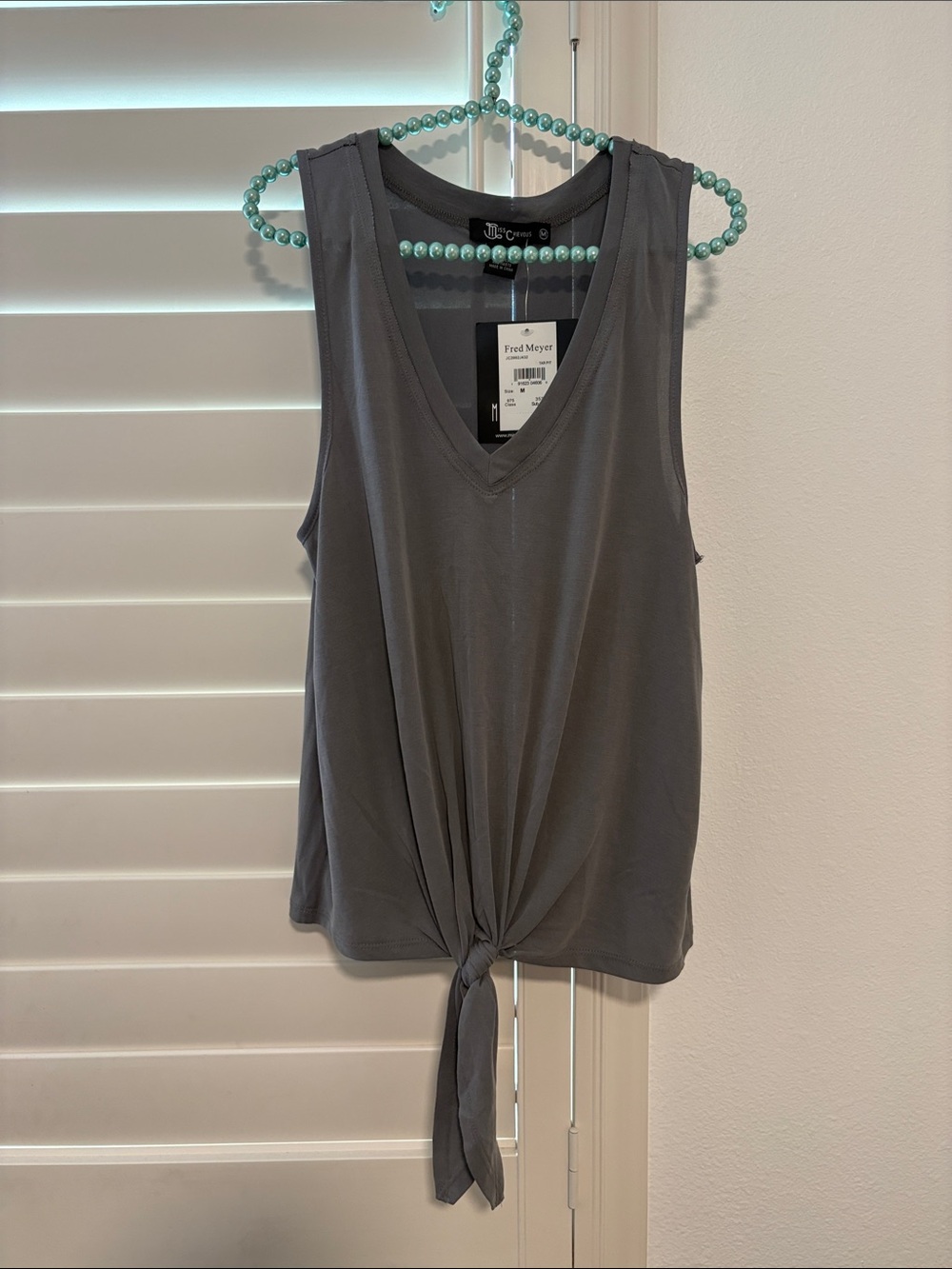 NWT Fred Meyer Miss Cheivous Gray Sz Medium Sleeveless Top With Tie - Picture 2 of 6